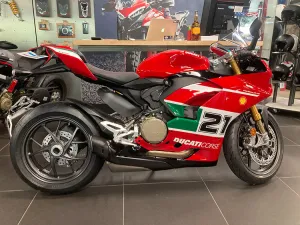 2025 Ducati Panigale V2 Bayliss